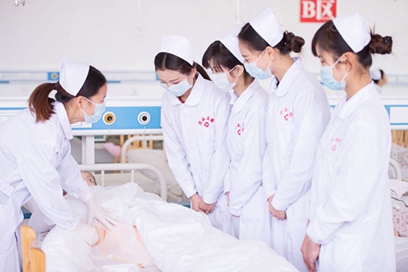 德阳的初三毕业生想读职高，成都华西卫校招生_招生信息