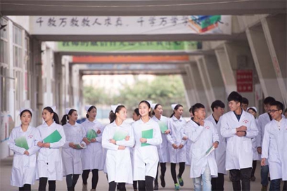 德阳的初三毕业生想读职高，成都华西卫校招生_招生信息