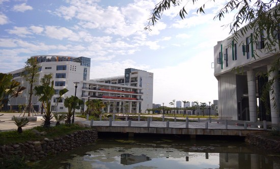 南宁市卫生学校寝室宿舍条件与学校食堂环境图片_招生信息