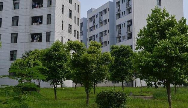 四川省红十字卫生学校寝室宿舍条件与学校食堂环境图片_招生信息