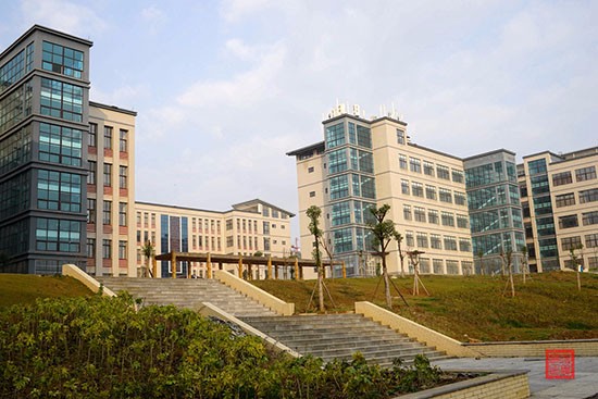 贵阳中医学院寝室宿舍条件与学校食堂环境图片_招生信息